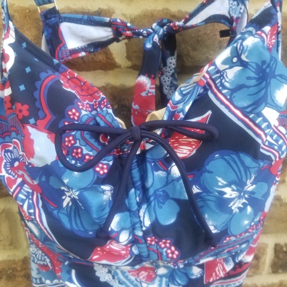 2 piece swim suit. Size 20 womens. - Picture 2 of 4